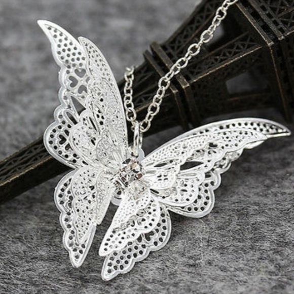 BUTTERFLY PENDANT NECKLACE Silver Chain Necklace - Picture 8 of 9